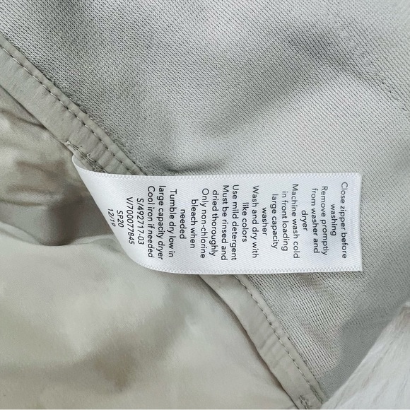 NWOT!! Athleta Inlet Vest Birch Gray Goose Down Fill Size Medium - Picture 11 of 15